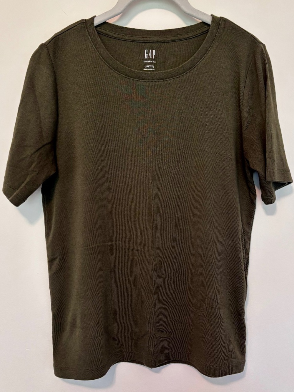 Gap Short Sleeve Modern Tee in Olive Night - Large Petite